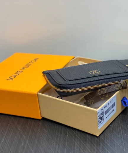 Low Key Zipped Card Holder