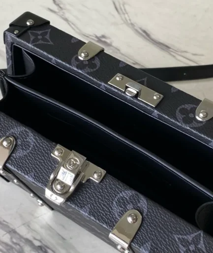 Neo Wallet Trunk