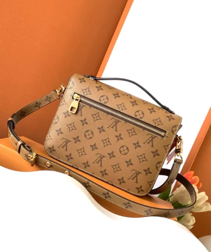 Pochette Metis