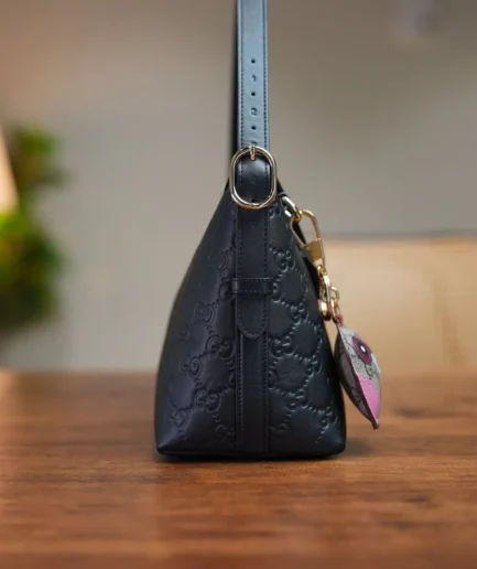 GG Emblem shoulder bag