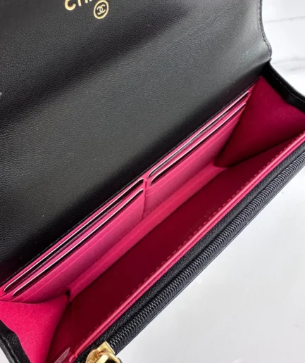 CHANEL 19 WOC