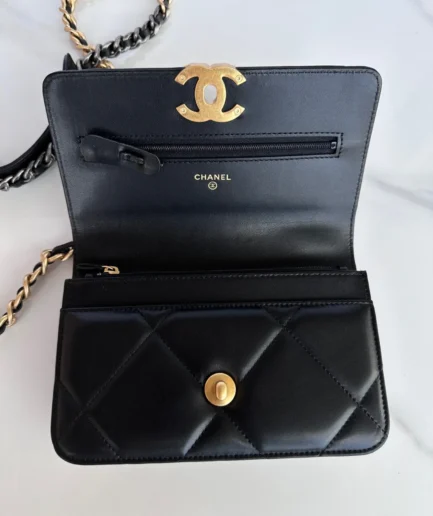 CHANEL 19 WOC